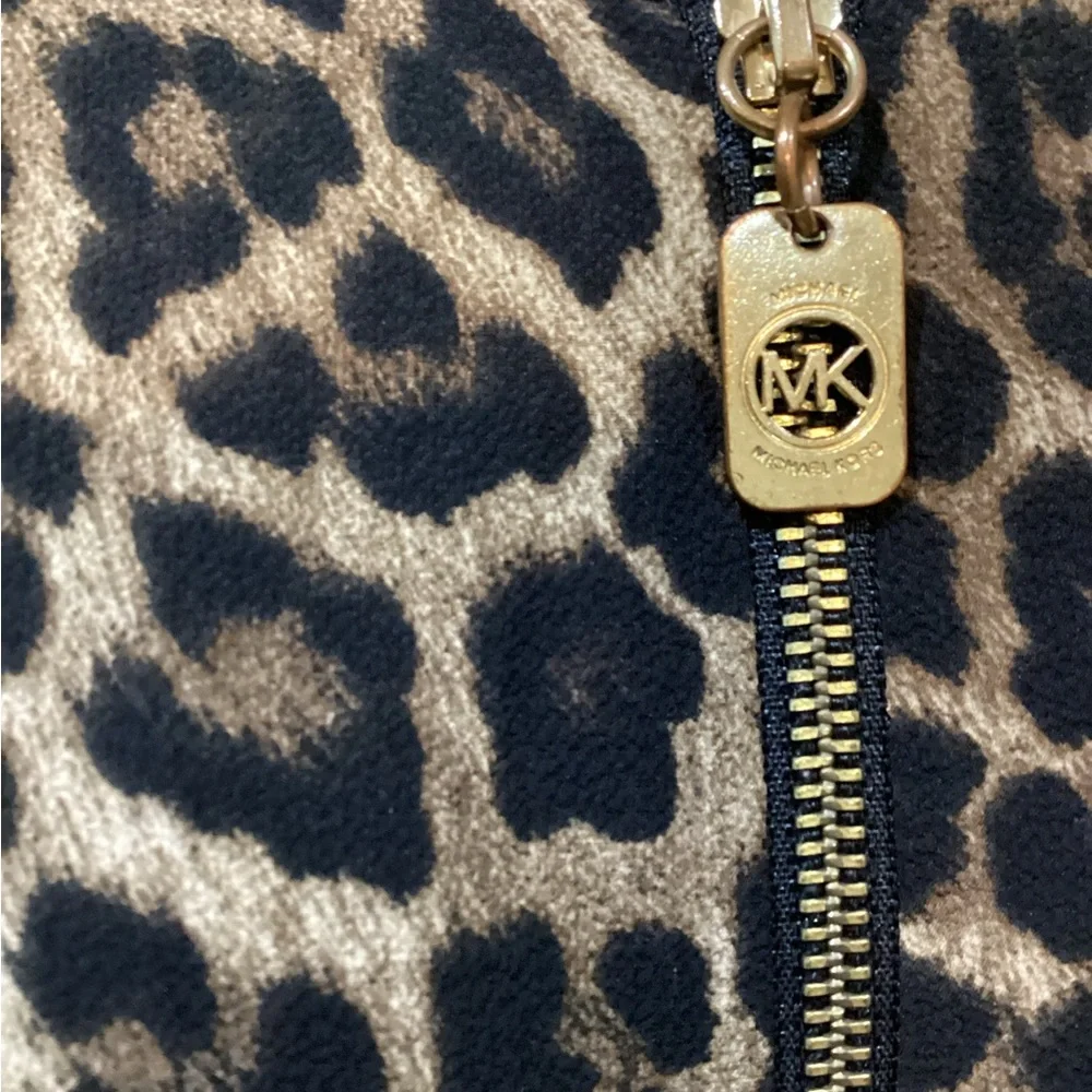 PRE-OWNED IN GREAT CONDITION SIZE 3X Michael Kors Leopard Print Bomber Jacket - Picture 4 of 10